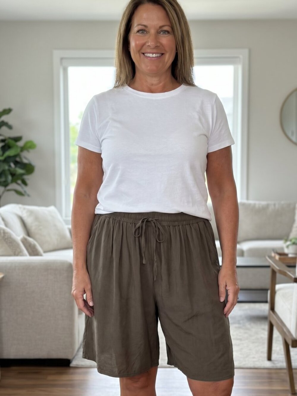 Made in Italy Plus Size Viscose Pull-On Shorts in Chocolate